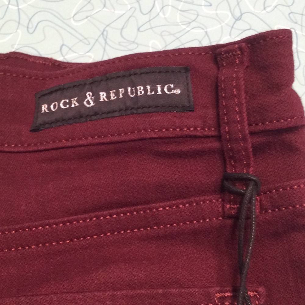 Rock & Republic Kimber Mid -Rise Short Plum Pie - Picture 5 of 9